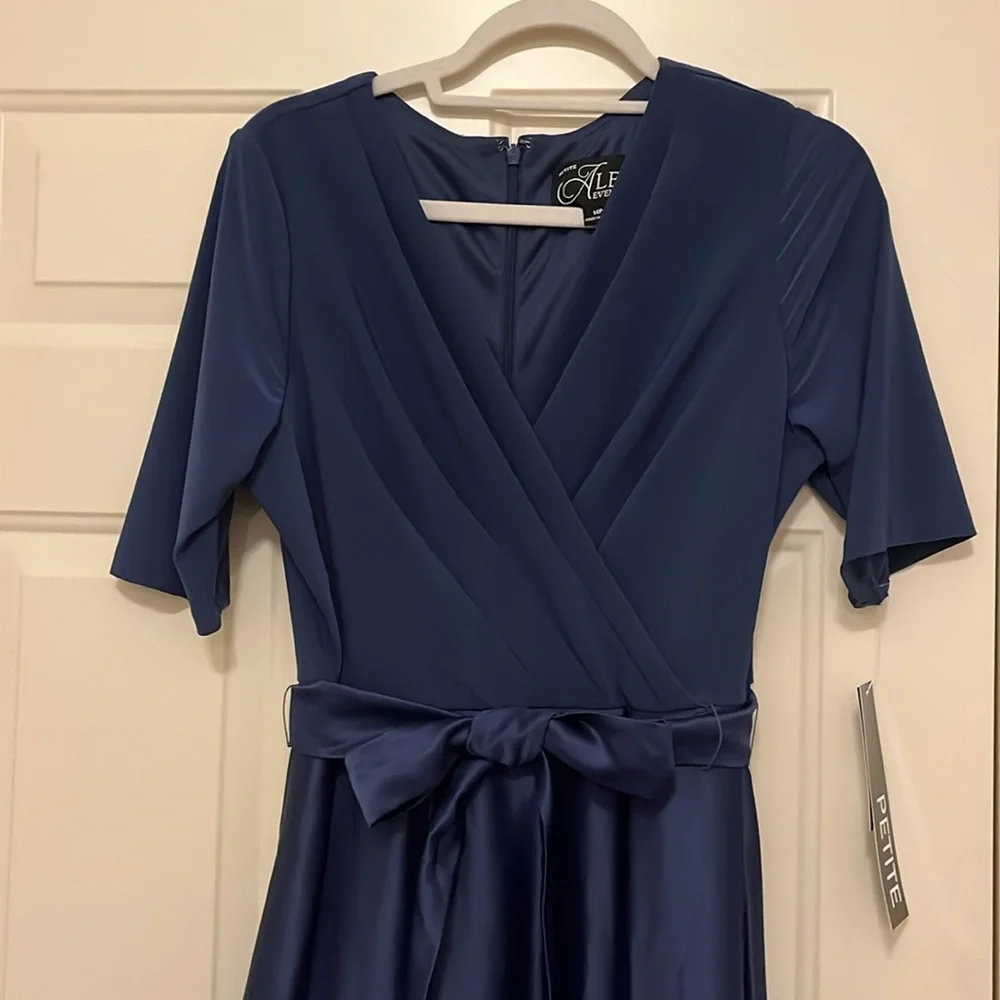 Alex Evenings Wedgewood Satin Petite Surplice Neckline Ballgown/NWT/14P - Picture 13 of 15